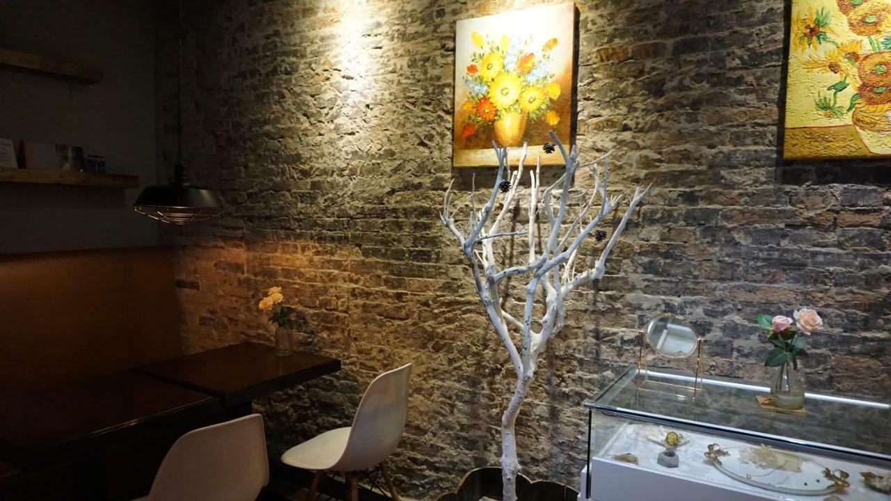 Shanghai Fish Inn East Nanjing Road Екстериор снимка